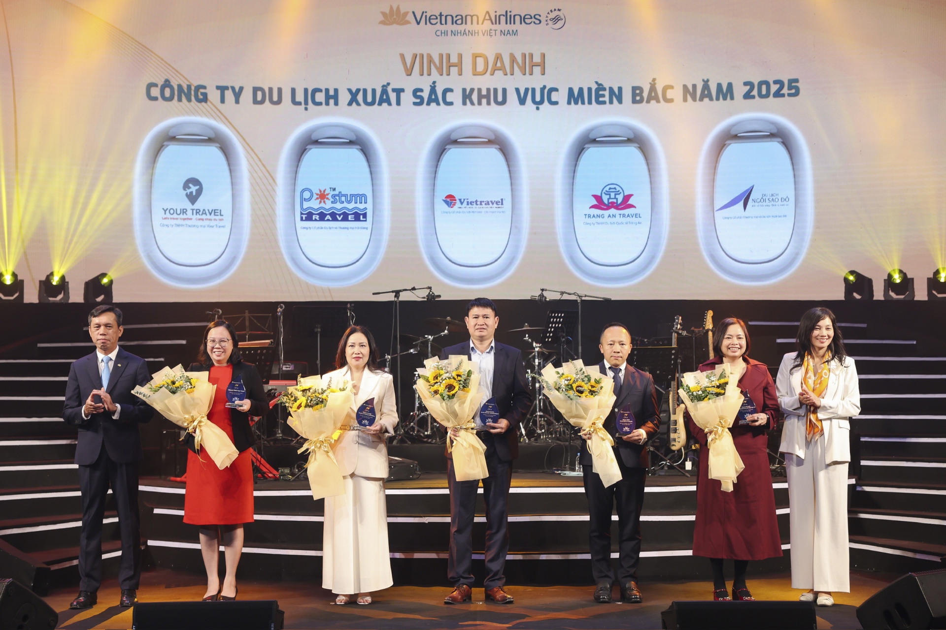 Tràng An Travel trở thành “Đối tác xuất sắc năm 2025 - Khu vực miền Bắc” của Vietnam Airlines