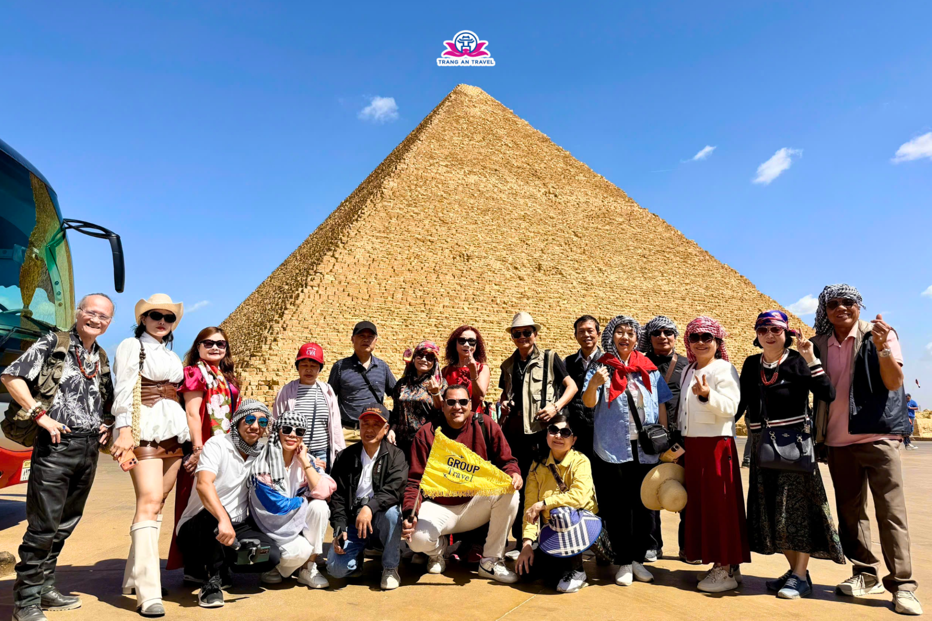 Đoàn khách Tràng An Travel khám phá AI CẬP kì quan vĩ đại