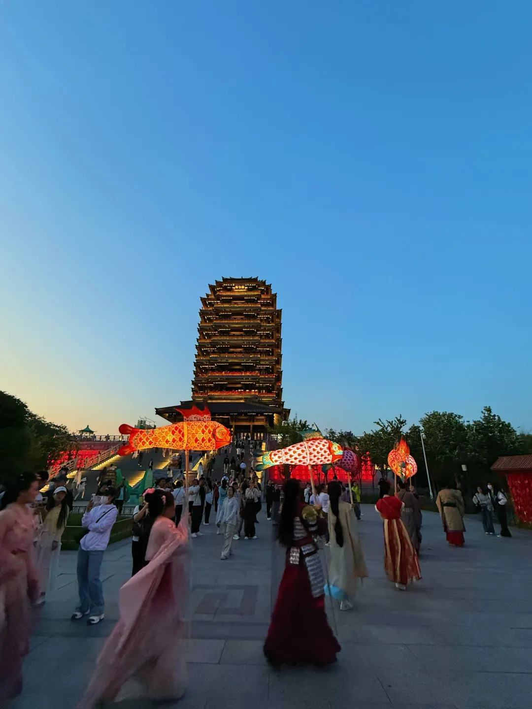 Chung Thư Các Hải Đại Lầu – thư viện nghệ thuật độc đáo hấp dẫn khi du lịch Thanh Đảo