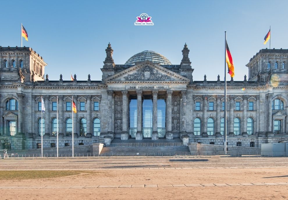 Tòa nhà Reichstag – Biểu tượng chính trị và kiến trúc kiêu hãnh trong hành trình du lịch Berlin