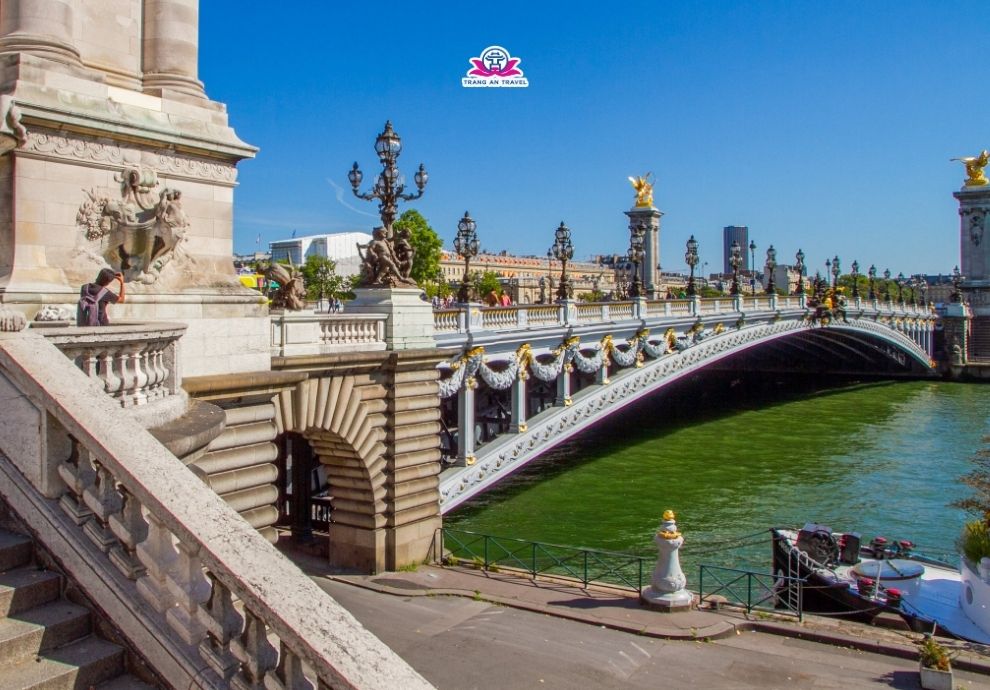 Cầu Alexandre III – Thăm biểu tượng hoa lệ của Paris và kiệt tác vĩnh cửu nước Pháp