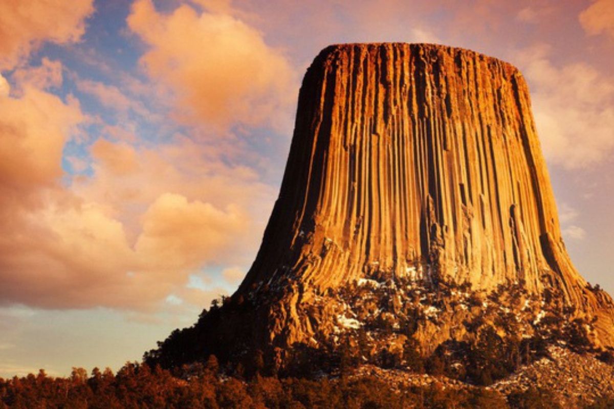Tảng đá nguyên khối Devils Tower