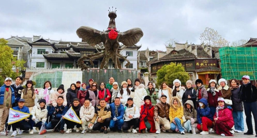 Kinh nghiệm du lịch Phượng Hoàng cổ trấn 2025: Lạc bước vào thế giới cổ tích cùng tour Trung Quốc giá rẻ