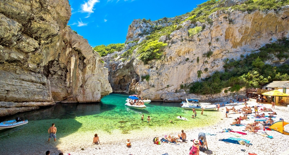 Thời tiết Croatia tháng 8 – Mùa hè rực rỡ trên bờ biển Adriatic