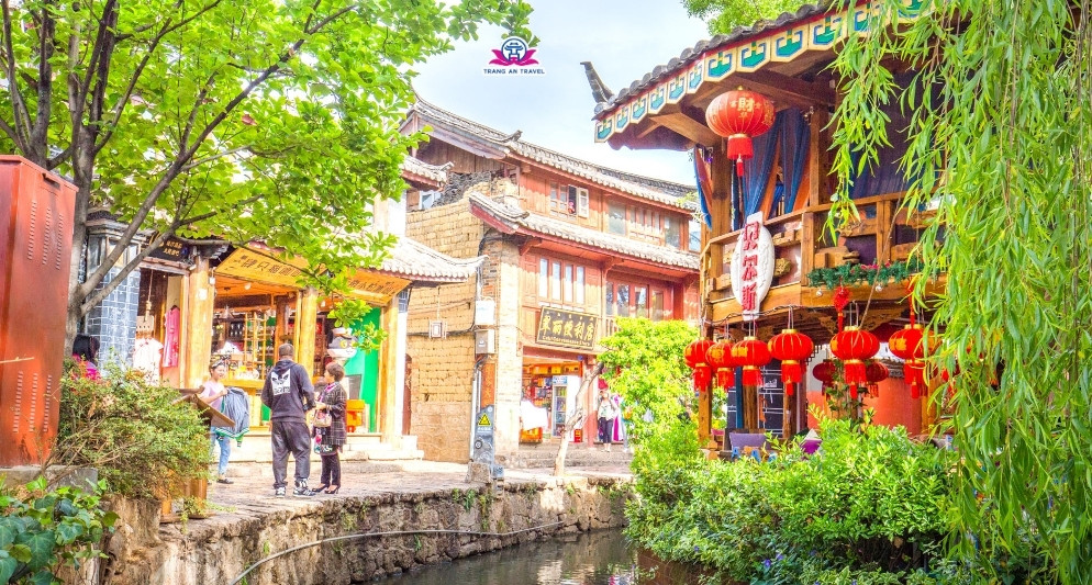 Thời tiết Lệ Giang tháng 7 thế nào? Kinh nghiệm hữu ích cho du khách đi tour Trung Quốc