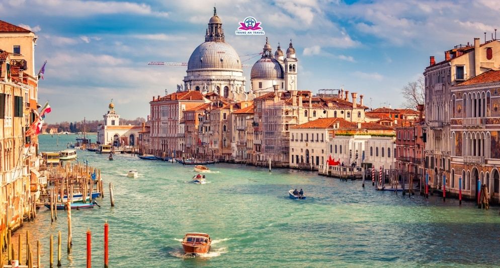 Mẹo du lịch Venice mùa hè – Thành phố nổi tuyệt đẹp giữa lòng nước Ý