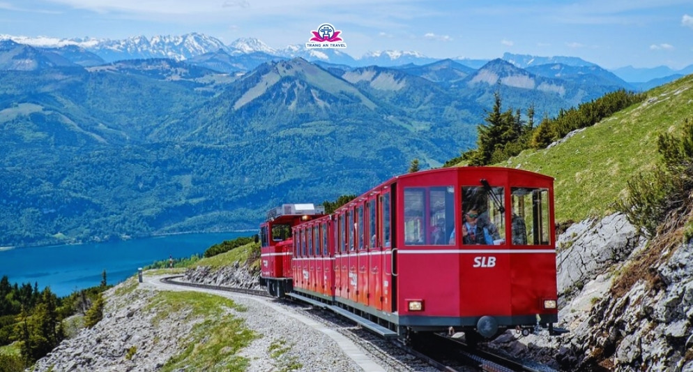 Tuyến tàu từ Vienna đến Hallstatt có gì ấn tượng?