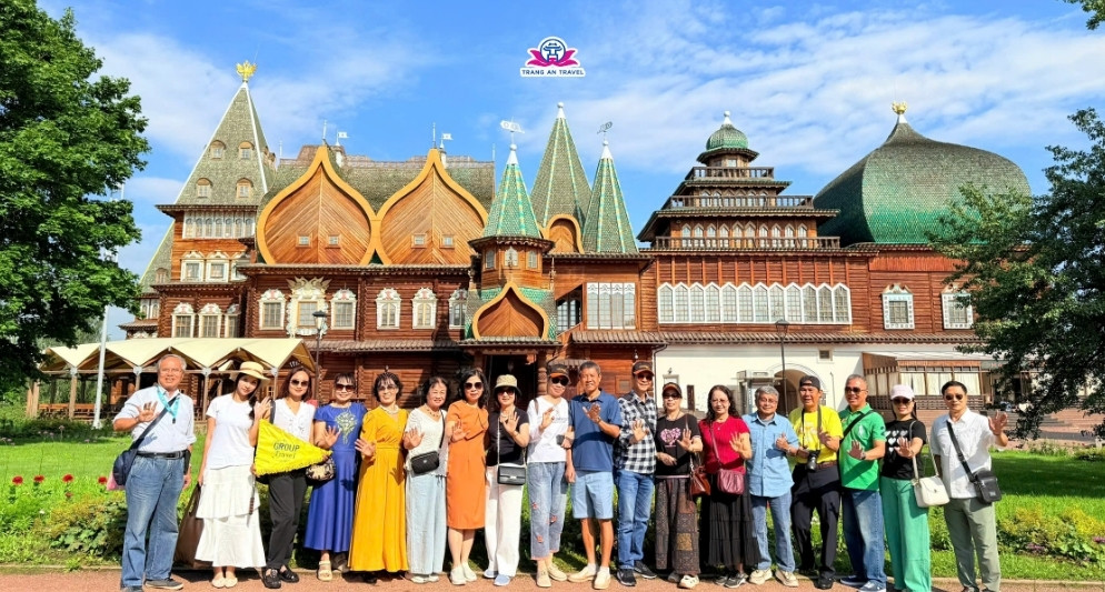 Tour Nga tháng 8 giờ chót – Du khách đừng bỏ lỡ hành trình đỉnh cao mùa hè 2025