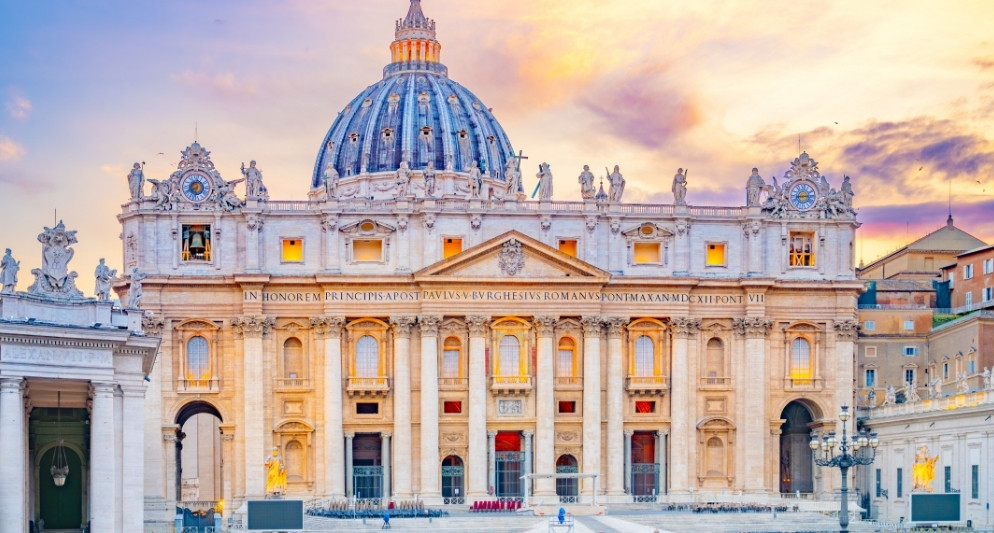Lưu ý đến Ý, Vatican thời điểm Giáo hoàng qua đời
