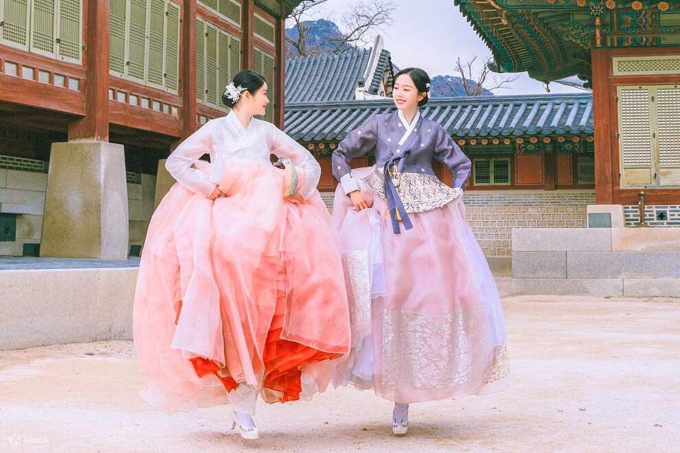 Vì Sao Người Hàn Quốc Thích Mặc Hanbok? Ý Nghĩa Quốc Phục Hàn Quốc