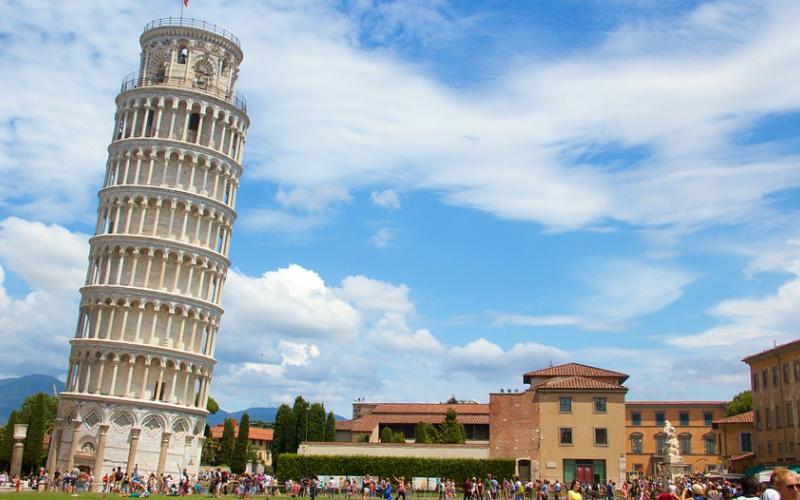 Tháp Nghiêng Pisa