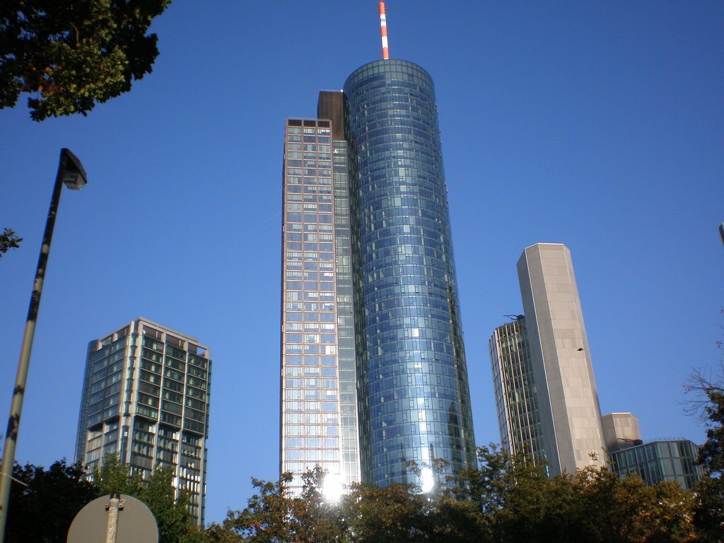 Đến Frankfurt, Đức nhất định phải ghé thăm Tháp Main