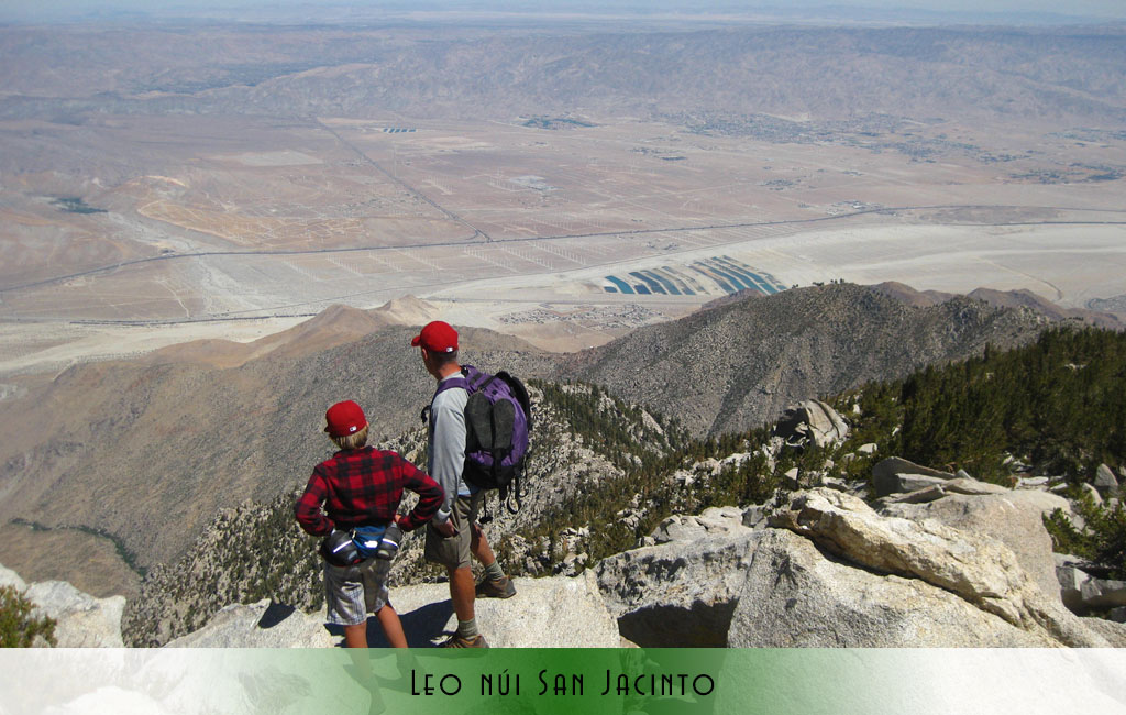 Leo núi San Jacinto