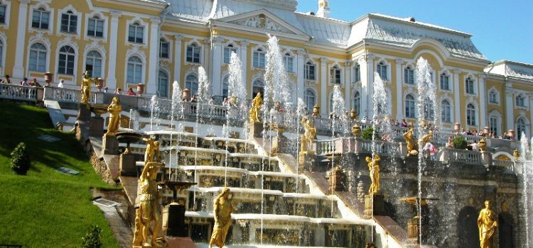 Choáng ngợp trước vẻ đẹp của Cung điện mùa hè (Peterhof)