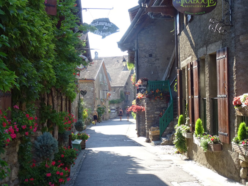 Ngôi làng cổ ở Pháp