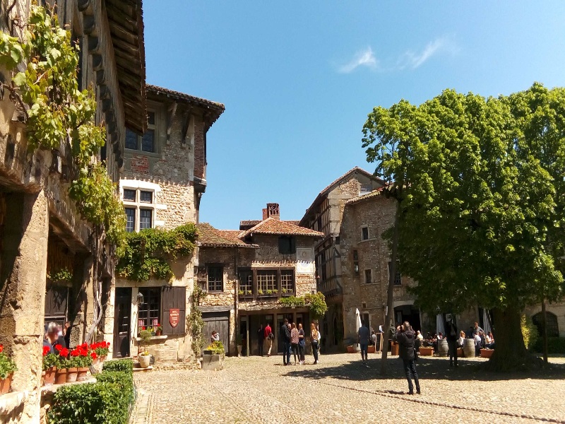 Pérouges
