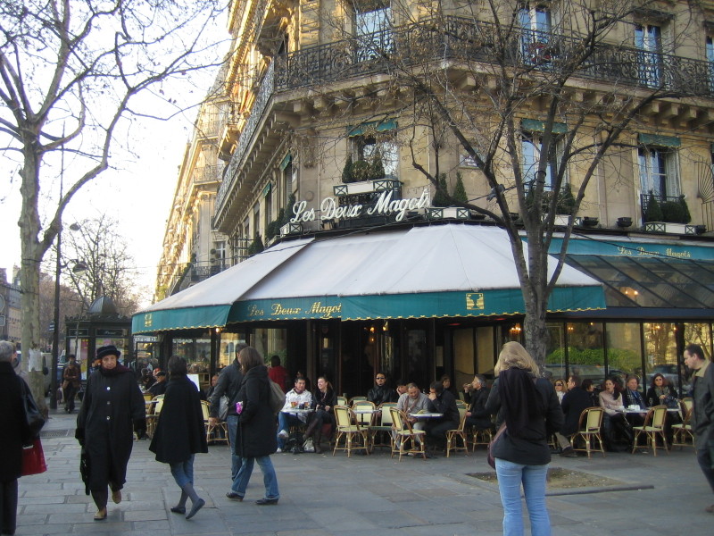 Paris tháng 2
