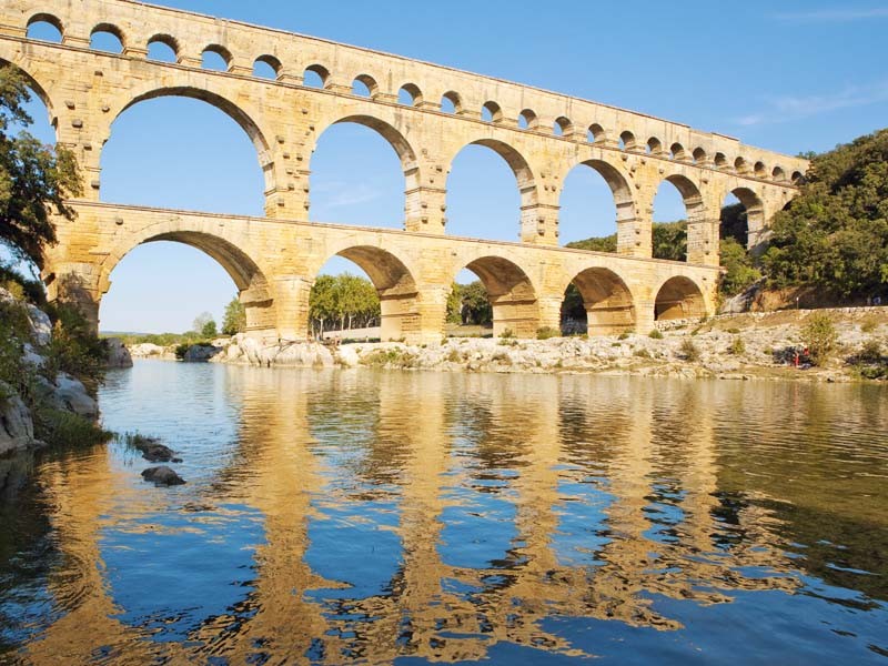 Cầu Pont Du Gard