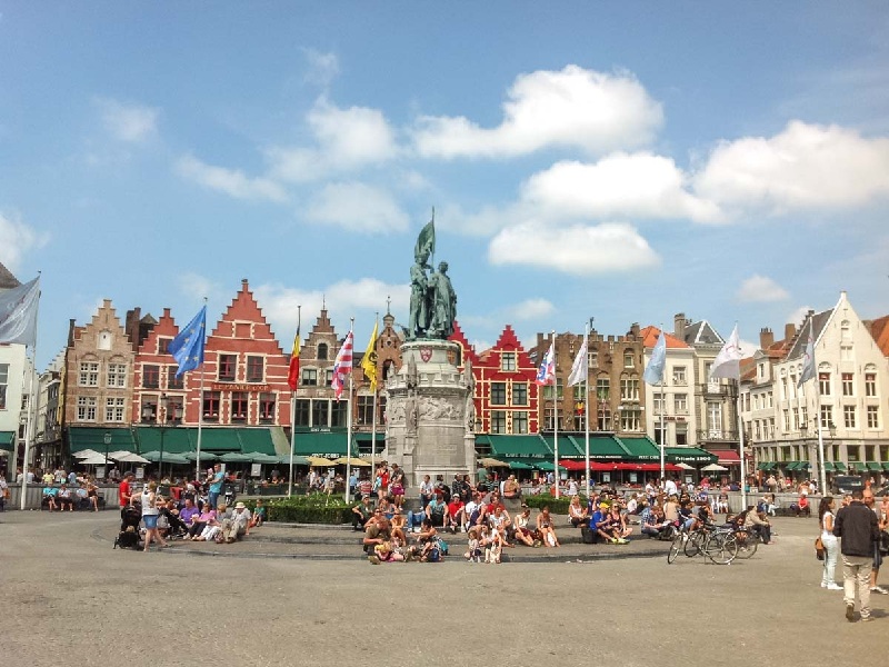 Quảng trường Markt ở Bruges