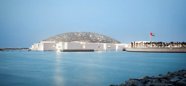 Bảo tàng Louvre Abu Dhabi – Khi ” cơn mưa ánh sáng ” toát lên từ biển cả