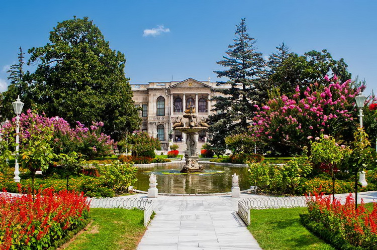 Cung điện Dolmabahce