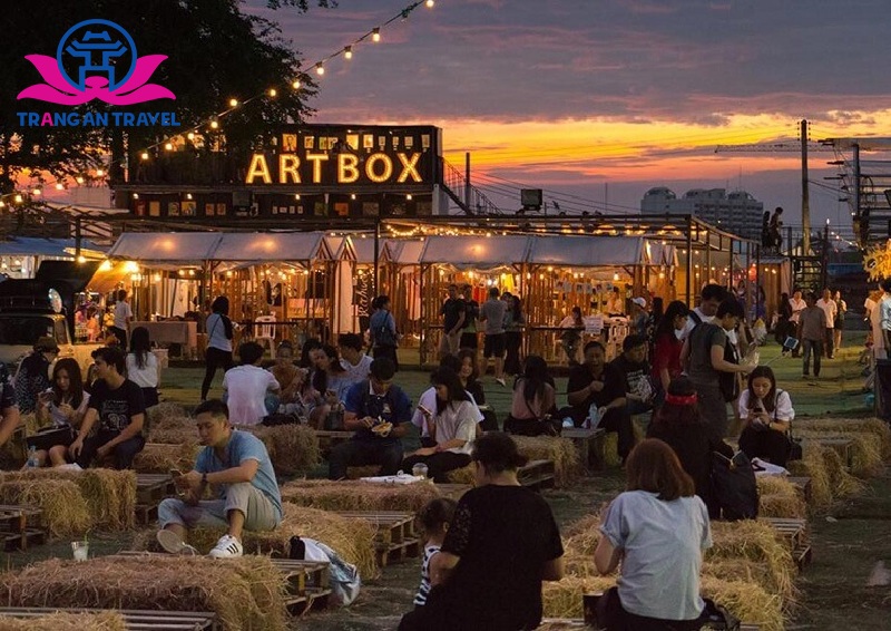 Chợ đêm Art Box được biết đến như địa điểm vui chơi lý tưởng của giới trẻ Thái Lan