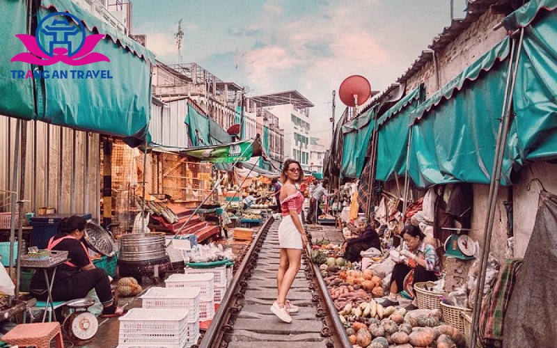 Chợ đường sắt Maeklong -địa điểm xuất hiện nhiều nhất trên Instagram