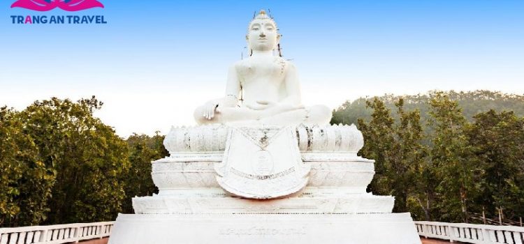 Chùa Phra That Mae Yen – nơi tốt nhất để ngắm toàn cảnh làng Pai