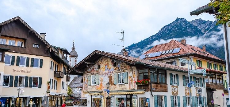 Lạc bước vào Garmisch-Partenkirchen, thị trấn đẹp như tranh vẽ ở Đức