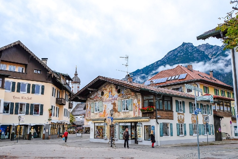 Garmisch-Partenkirchen - thị trấn đẹp như tranh vẽ của nước Đức