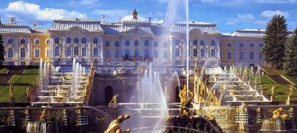 Lễ khai mạc và bế mạc Đài phun nước Peterhof