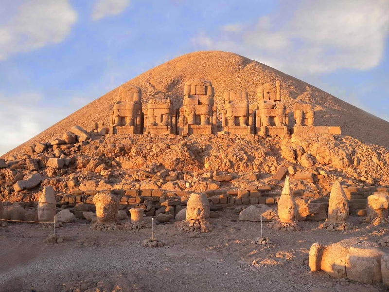 Núi Nemrut