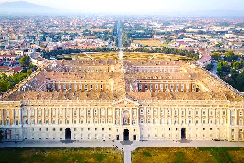 Cung điện hoàng gia Caserta