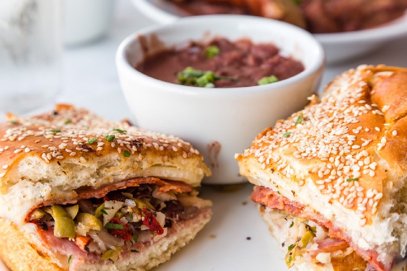 Món bánh sandwich Muffuletta