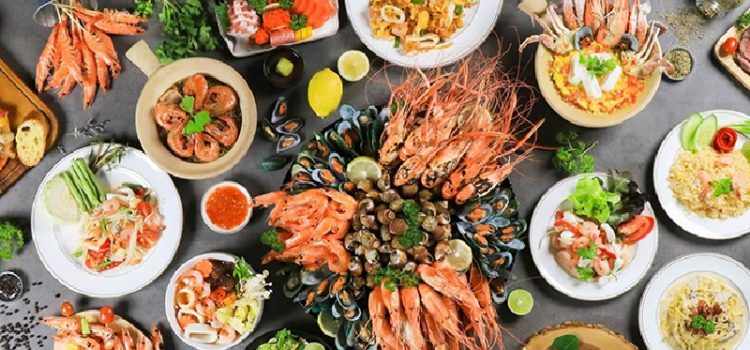 Các món buffet hải sản trong nhà hàng ở khách sạn Baiyoke Sky