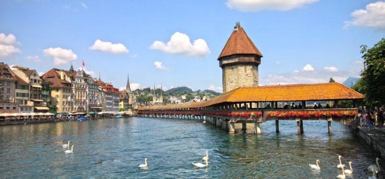 Khám phá vẻ đẹp quyến rũ của cây cầu Chapel ở Lucerne