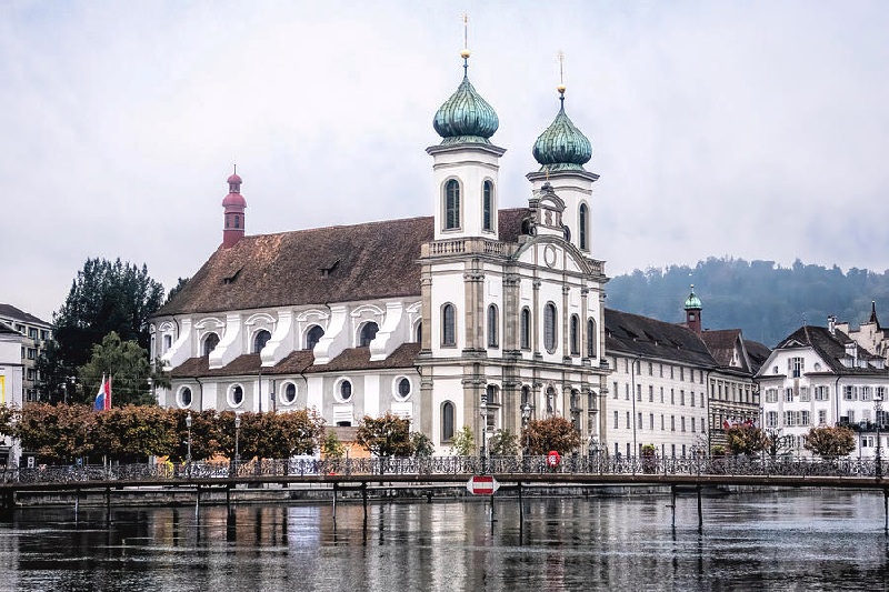 Nhà thờ Dòng Tên Lucerne