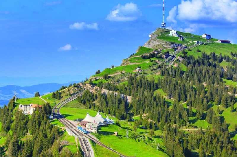 Núi Rigi là địa điểm bạn nên ghé thăm khi đi du lịch Lucerne
