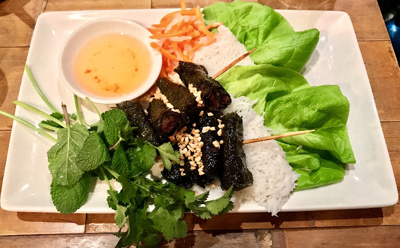 Thịt bò nướng lá lốt, món ăn nhất định phải thử khi đi du lịch Nha Trang