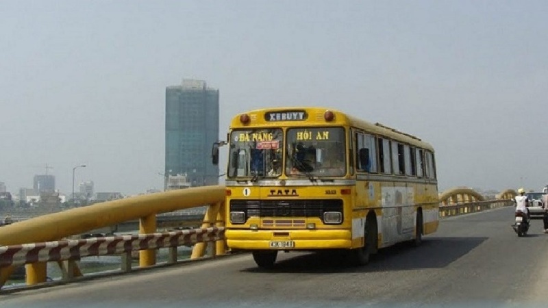 Xe buýt công cộng tuyến Đà Nẵng - Hội An