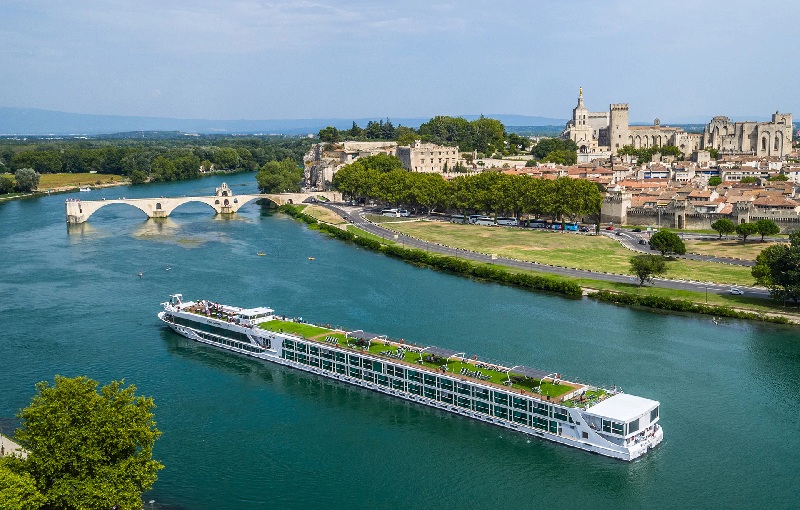 Đi du thuyền dọc theo The Rhone