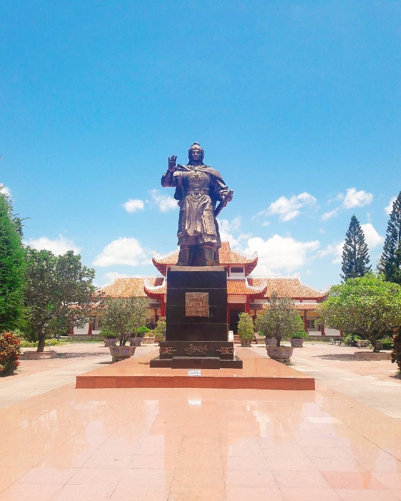 Bức tượng vua Quang Trung - Nguyễn Huệ
