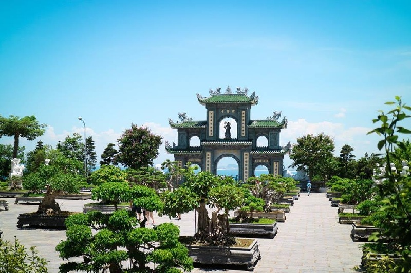 Chùa Linh Ứng là một trong những ngôi chùa đẹp nhất ở Đà Nẵng