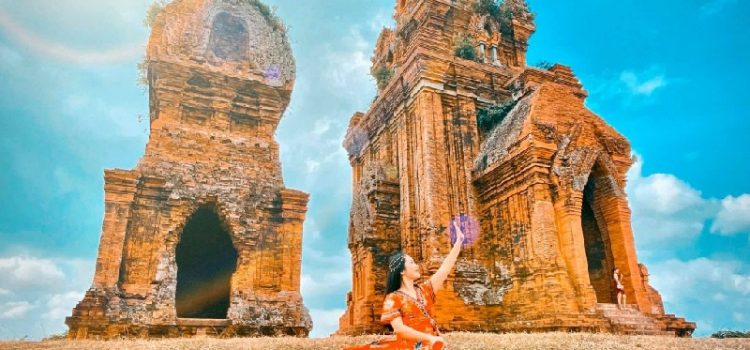 Tham quan Tháp đôi – địa điểm du lịch được yêu thích nhất ở Quy Nhơn