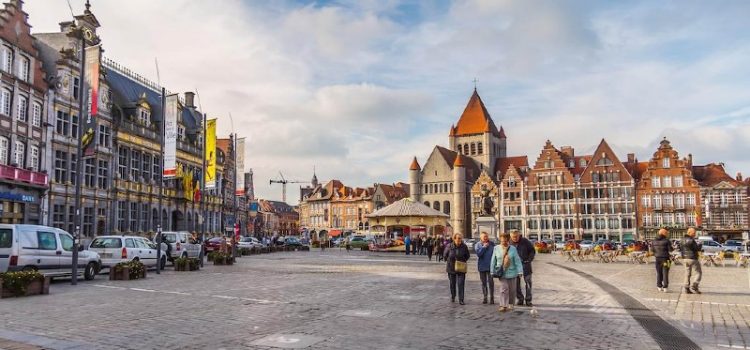 Quảng trường chợ lớn Tournai