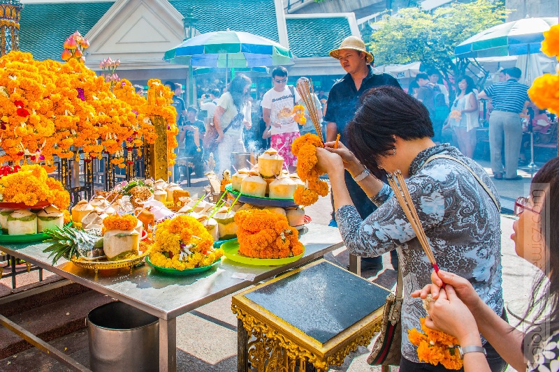 Bạn phải ăn mặc lịch sự khi đến thăm Đền Erawan