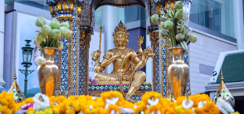 Câu chuyện đằng sau bức tượng Phật bốn mặt nổi tiếng ở Đền Erawan