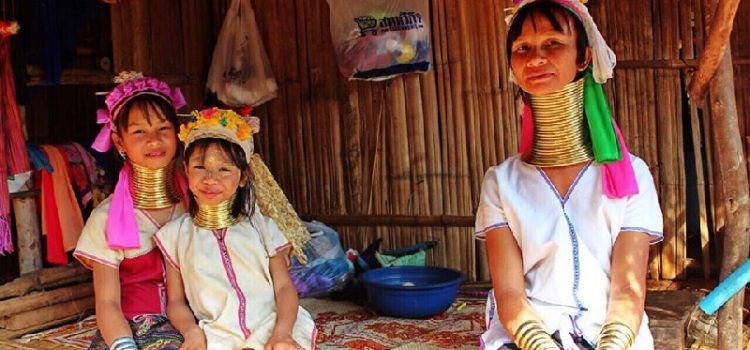 Tham quan Làng cổ dài Karen – Gặp gỡ những người phụ nữ cổ dài cuối cùng ở Chiang Mai
