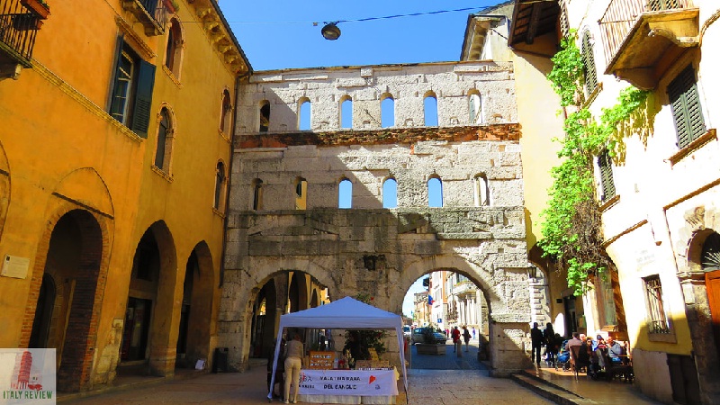 Porta Borsari