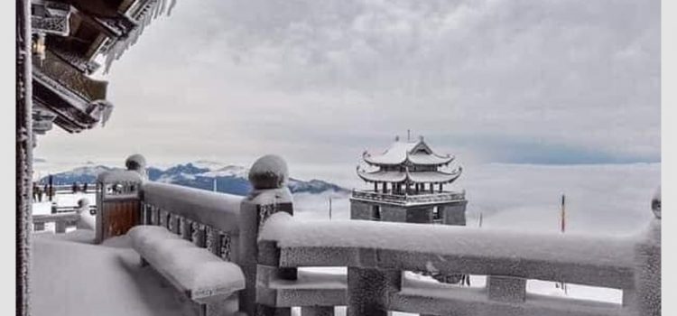 Mãn nhãn với cảnh tuyết rơi đầu mùa ở Sapa